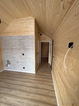 MOBILNÍ DŮM V ROZMĚRU 7x3,5 + 1m Terasa - Tiny House - 7