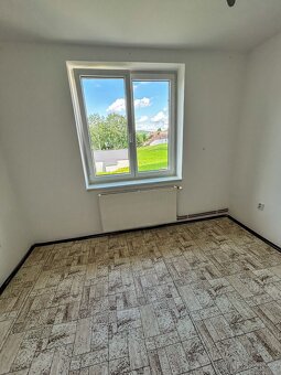 Pronájem bytu 3+1 s balkonem a garáží v Horním Dvořišti - 7