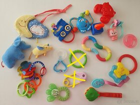 Různé hračky / chrastítka pro mimi - více foto - 7