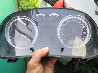 Volkswagen Golf IV 1.9 TDI rok 2003 + 1.9 TDI 4x4 (diferák) - 7