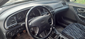 Ford Mondeo 2.5i V6 - 7