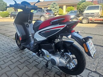 Aprilia SR Motard, 125cm3, r.v. 2014 - 7