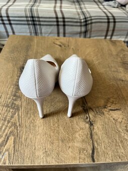 Krasne svatebni saty - 7