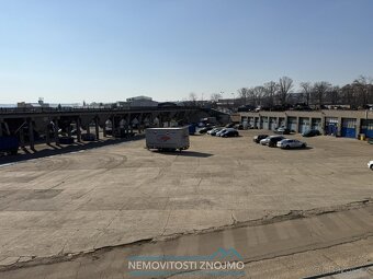 Pronájem parkovacích kójí 165m2, a parkovacího/skladovacího - 7