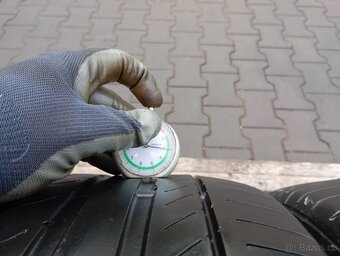 245/45/17 letní pneu continental - 7