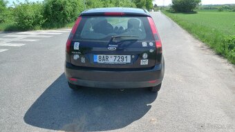 FORD FIESTA  1.3i 44KW  ČERNÁ BARVA 2004 NOVÁ TK  - 7