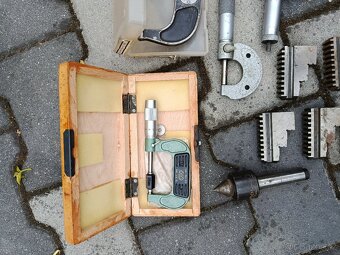 Mikrometry+příslušenství k soustruhu - 7