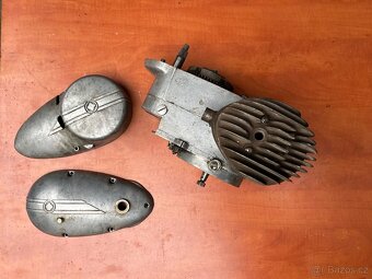 Manet 90 dvoupíst motor a sedlo - 7