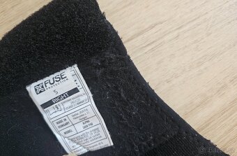 Chrániče na holeně FUSE vel. S - 7