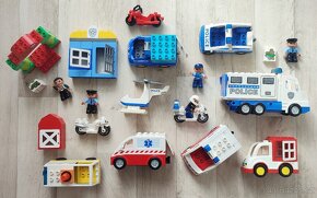 DUPLO AUTA,stroje,bagr,traktor, figurky,stavby, kostky,desky - 7
