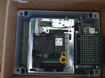 El. pohony dvoukřídlé brány do 7 m - 7