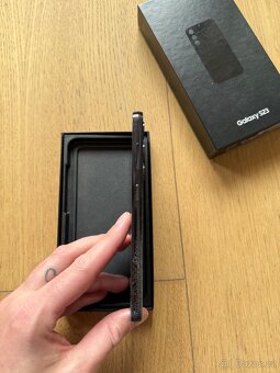 Samsung Galaxy S23 256GB černý - 7