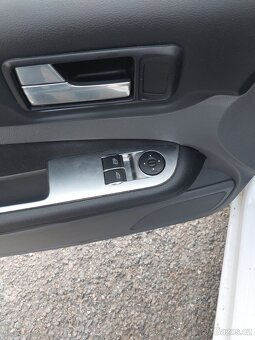 Prodám FORD FOCUS 1,6 - benzín - 7