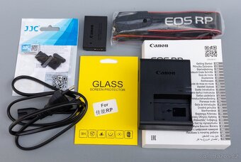 NOVÝ full frame CSC fotoaparát Canon RP + příslušenství - 7