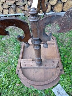 Prodam starožitný stůl k renovaci - 7