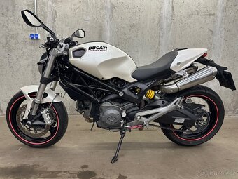 DUCATI Monster 696 - 7