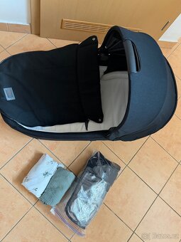 Cybex Priam černa korbička - 7