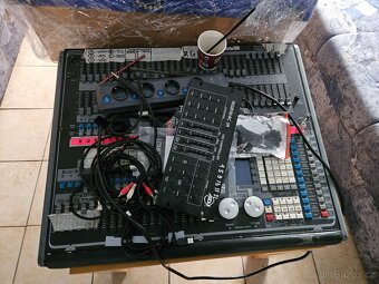 Prodám světelnou rampu s Evolit,pary ZbeamZ profesional - 7