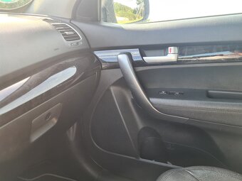 Kia Sorento - 7