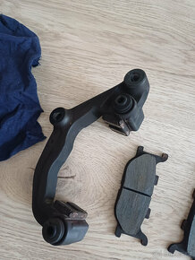 Brzdový třmen levý přední Yamaha FZ6 - 7