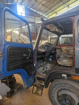 Kontejnerová avie BEZ NÁSTAVBY - 7