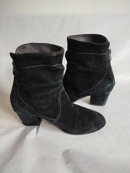 Kotníkové semišové boty - 7