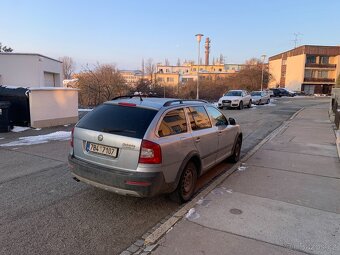 Škoda Octavia Combi Scout 1,8 TFSI (112 kW) na náhradní díly - 7