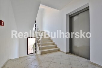 Plně zařízené studio (1+kk, 46 m²) s balkonem AHELOY - 7