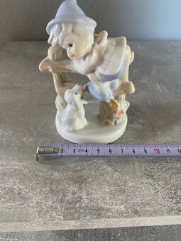 Porcelánová figurka – chlapec s pejskem - 7
