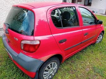 Prodám Toyotu Yaris 1,0l - 7