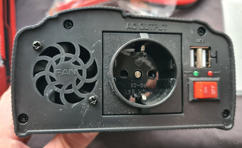 TOP NOVÝ Měnič napětí 12V/230V 1000W, špičkový výkon 2000W - 7