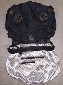 Kabelka GUESS - látková s logem - 7