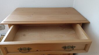 Nábytek z masivu - modřínu - 7