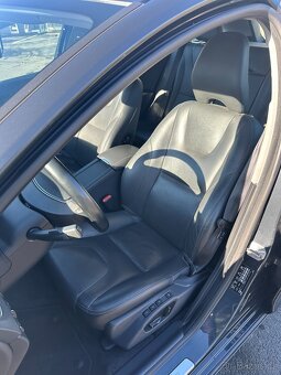 Krásné Volvo V60 D6 AWD 208KW, TAŽNÉ 1800KG - 7