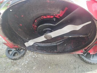 Benzínová sekačka HECHT - 7