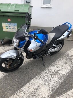 Suzuki GSR - 7