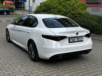Alfa Romeo Giulia 2.2 JTDM 132kW Super Kůže Navi Automat - 7