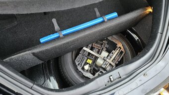 Volkswagen New Beetle, 1.6 benzín, 74kw , r. 2001 - 7