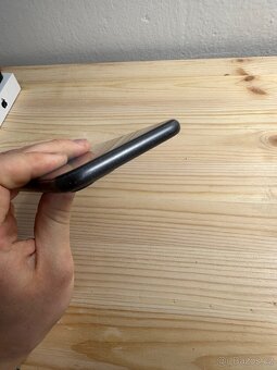Apple iPhone 11 64GB - 7