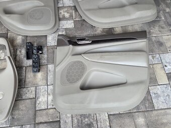 kompletní interiér Jeep Grand cherokee - 7