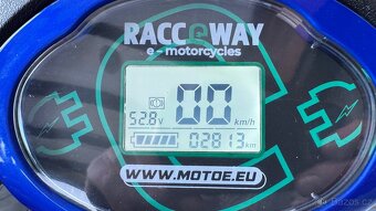 Elektrický skútr Racceway E-Moped - 7