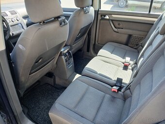 Volkswagen Touran 1.9 tdi 77kw DSG - 7