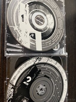 Van Halen: The Best Of Both Worlds - 7