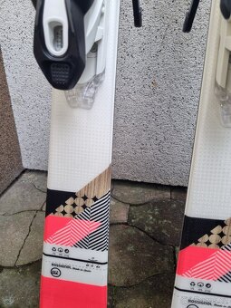 Lyžařský set (lyže, boty, hůlky, helma + brýle) - 7