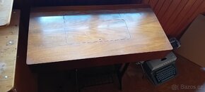 Starozitny šicí stroj Lada - 7