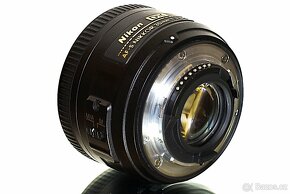 Nikon AF-S Nikkor 35mm 1:1,8 G + UV filtr TOP STAV - 7