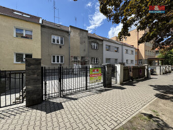 Pronájem parkovacího stání, 26m², Plzeň, ul. Jablonského - 7