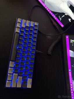 Prodám herní mechanickou klávesnici Yenkee ATOM - 7