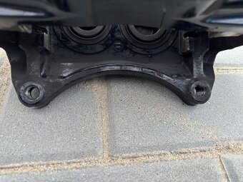 Brzdiče Brembo Subaru - přední - 7
