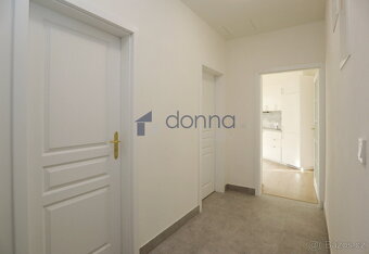 Pronájem bytu 3+kk, 67m2, 4. p., výtah, v ulici Rumunská, Pr - 7